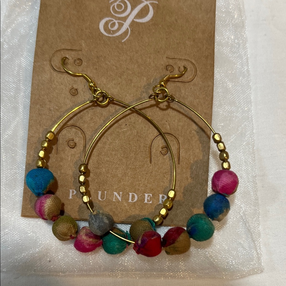 Plunder Multicolor Beaded Necklace and Earring Set - Picture 5 of 6